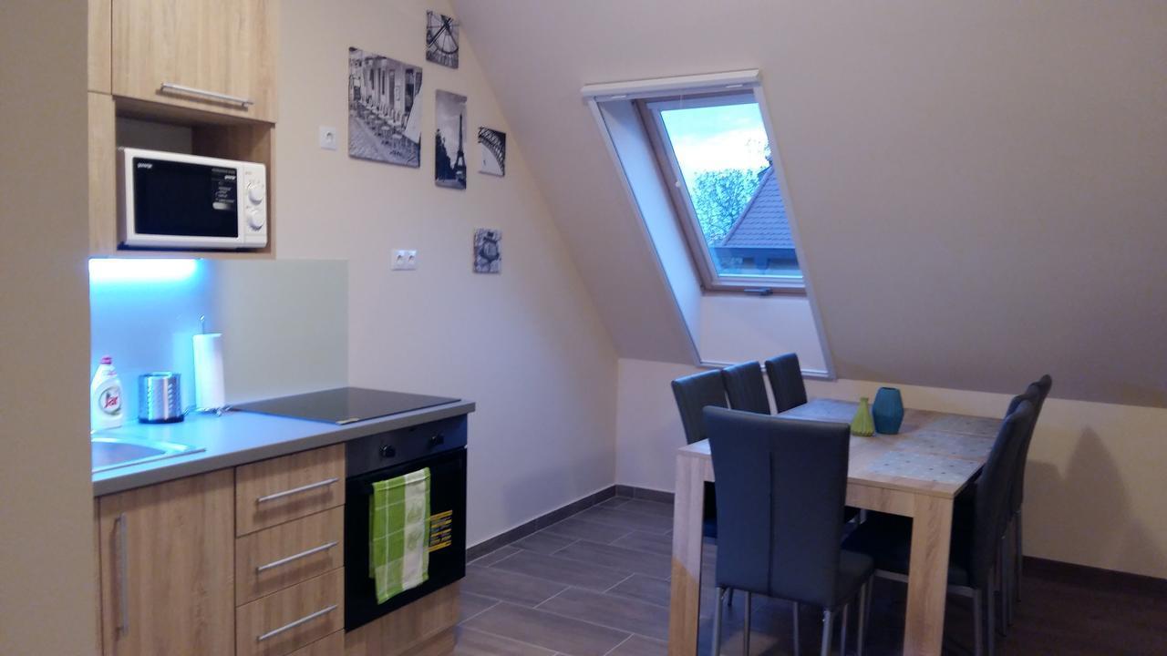 Tahiti Apartman Hajdúszoboszló Exteriör bild