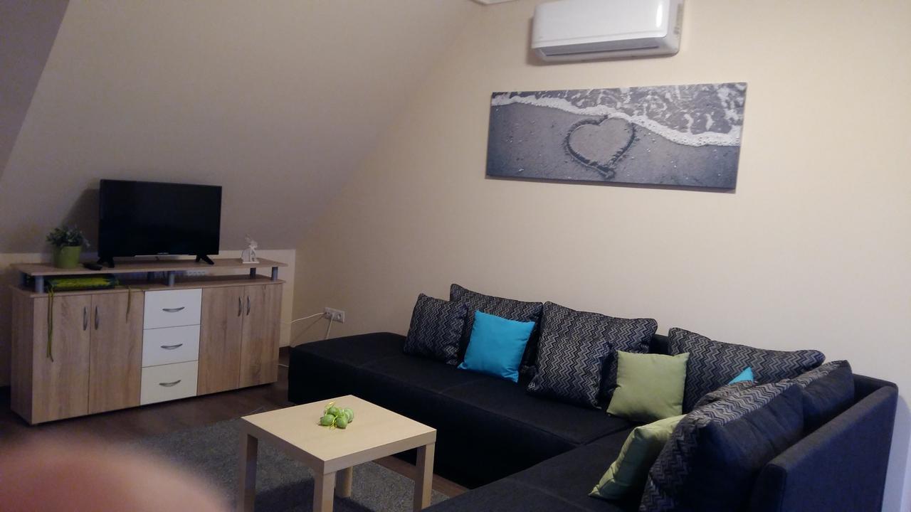 Tahiti Apartman Hajdúszoboszló Exteriör bild