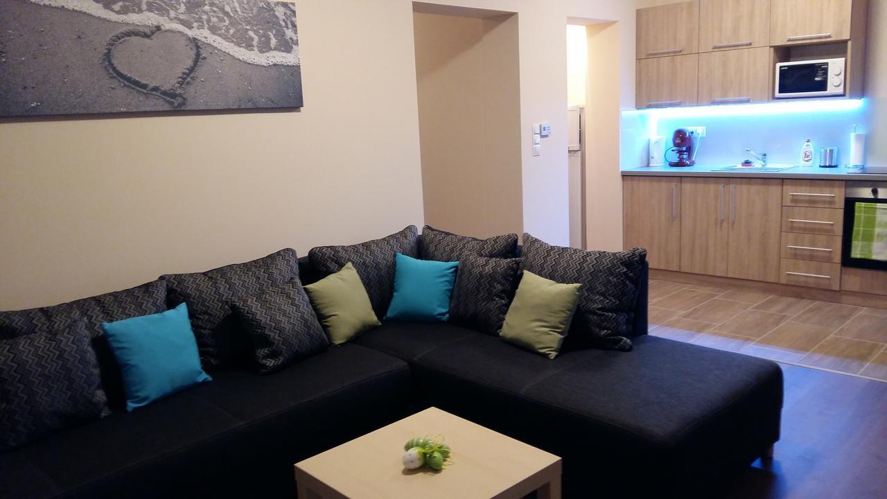 Tahiti Apartman Hajdúszoboszló Exteriör bild