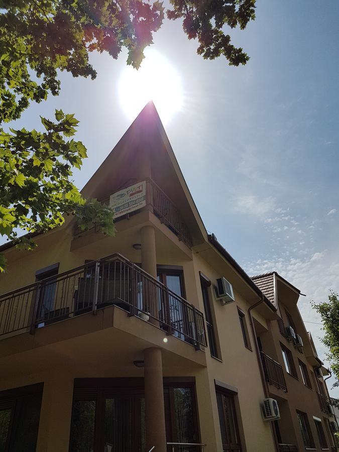 Tahiti Apartman Hajdúszoboszló Exteriör bild